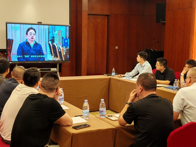 红心向党庆华诞 实干笃行践初心&mdash;&mdash;中共襄阳市房地产业协会理事会临时党支部开展7月主题党日活动