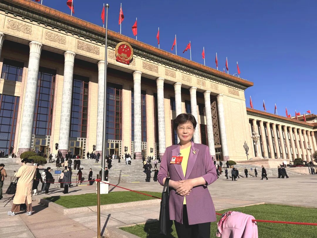 和人大代表樊芸的一场深聊，有你关心的物业服务、城市更新丨两会特稿