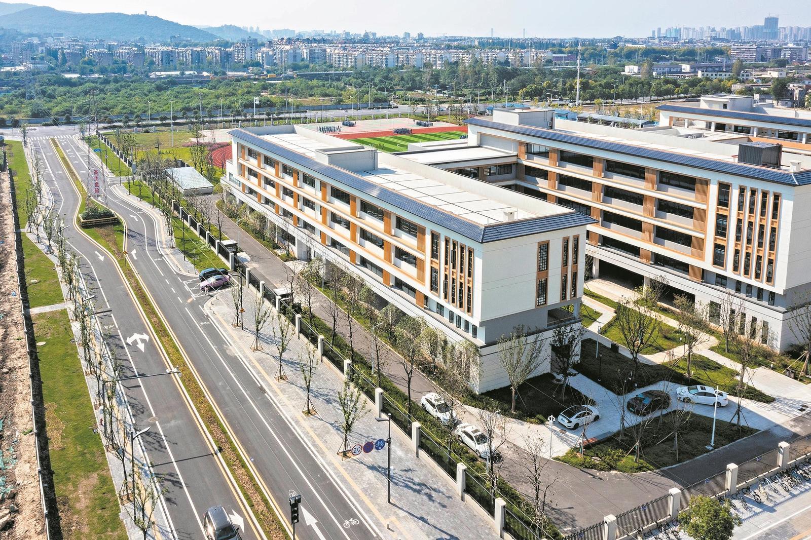 庞公新区第七中学南侧规划路项目已完工