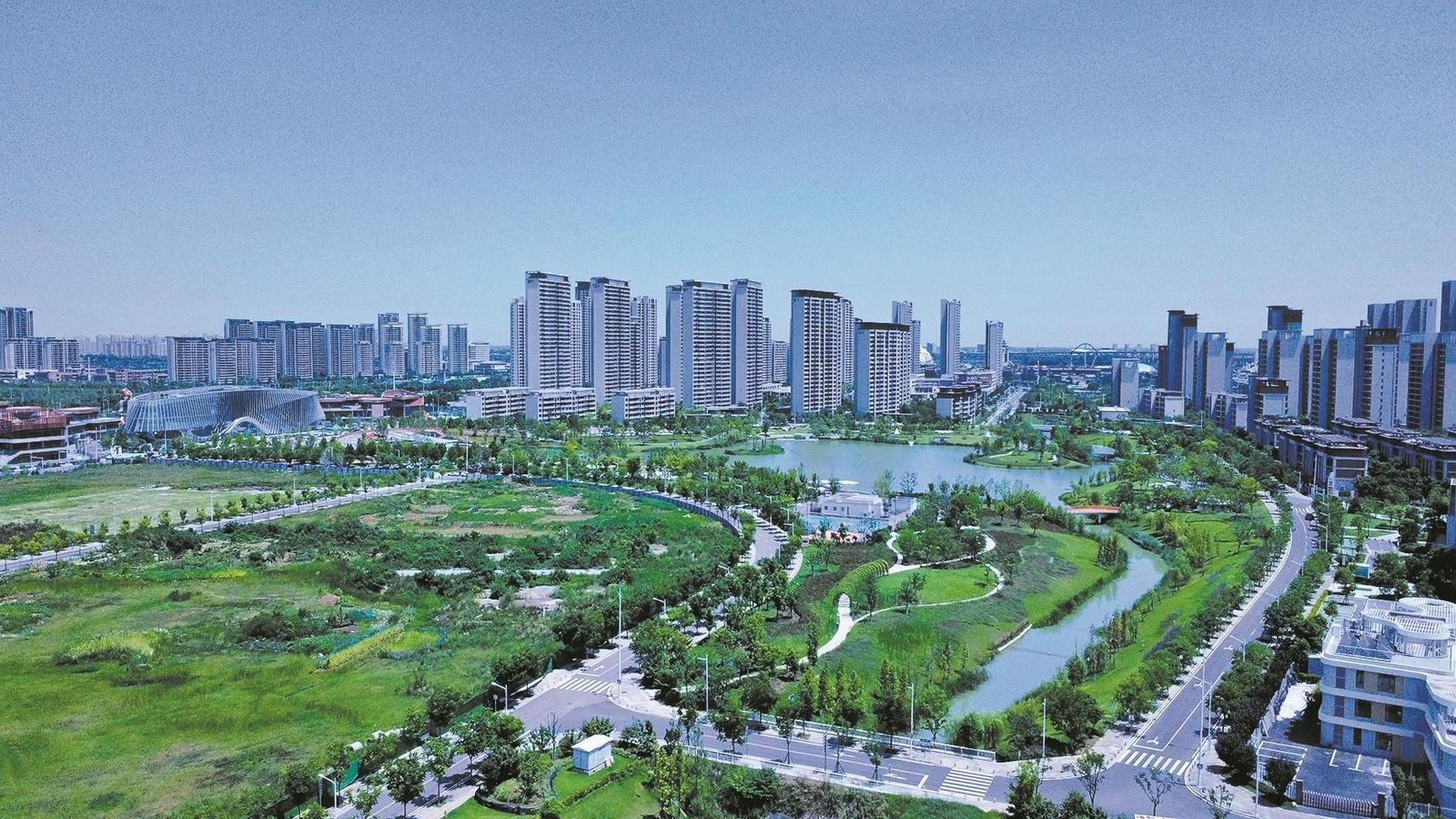 一座新城，凭什么让人 愿意来、留得下、过得好