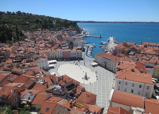 27090742700064dd9d5240.jpg 8952533_192929352000_2.jpg